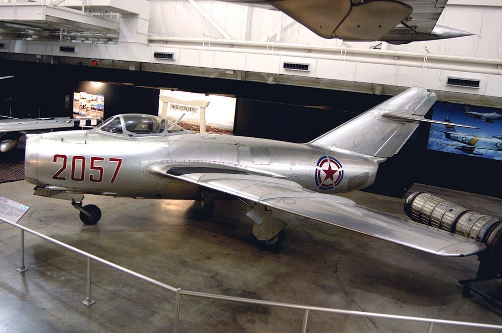 1000px-MiG-15_USAF.jpg