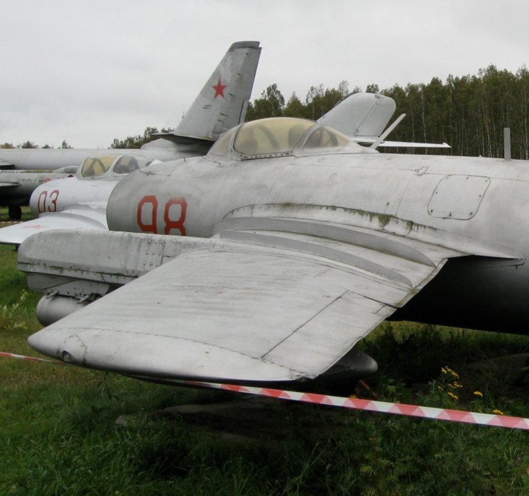 Monino Mikoyan-MiG-15bis-Ish-Fagot-Prototype-PCropper-2S.jpg